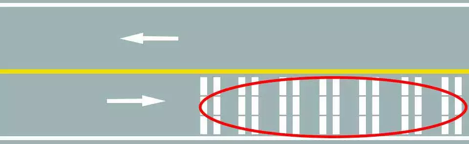 标线 b,道路施工提示标线 c,车行道横向减速标线 d,车道变少提示标线